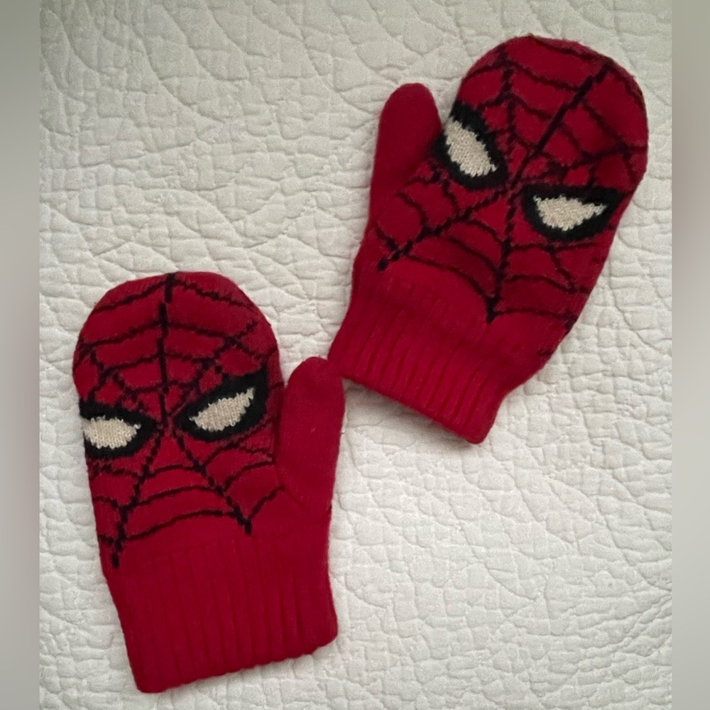 Junk food/Baby GAP Spider Man Mittens